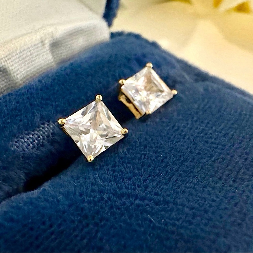 Classic Square-Cut Cubic Zirconia Stud Earrings in Gold